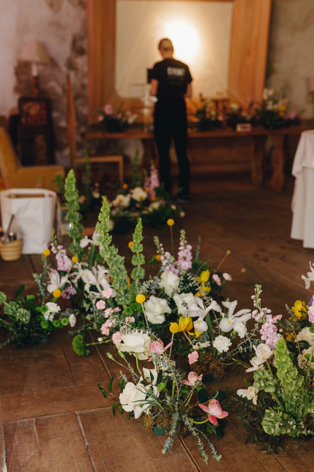 Guests seated at botanical tablescape during L'Oréal gala dinner