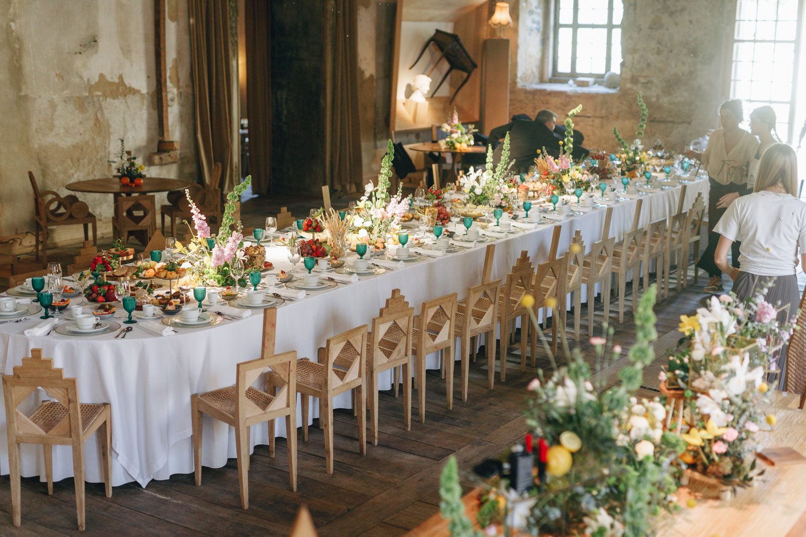 Evening overview of L'Oréal ceremony with warm ambient lighting