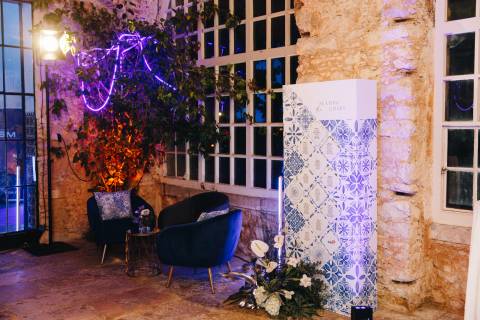 Lounge zone with Portuguese azulejo tiles, integrated as architecture
