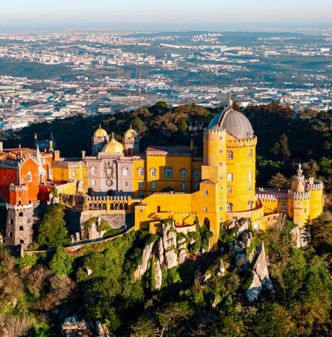 Incentive group at Pena Palace at sunset during a BTQ Sintra programme